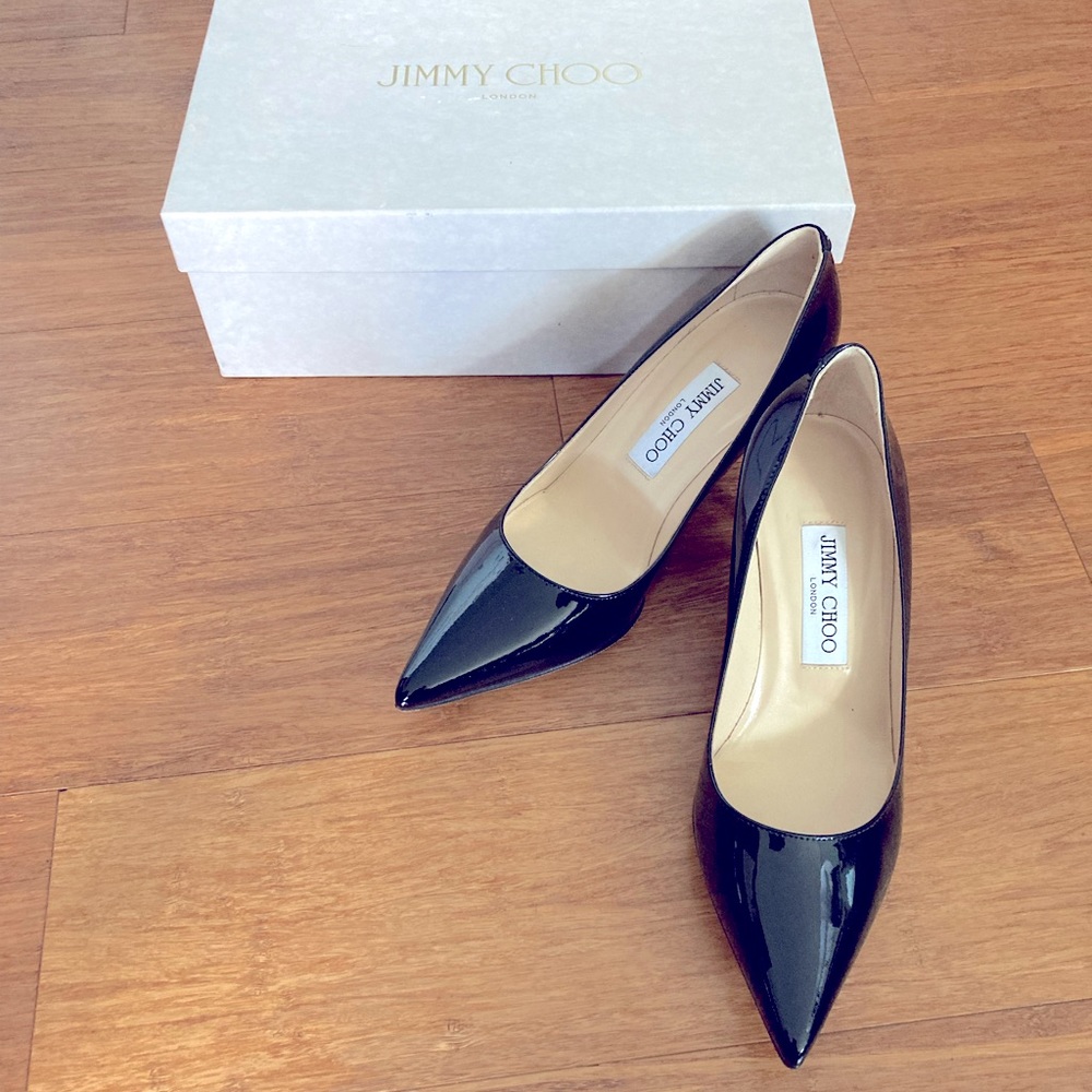 Classic black patent leather Jimmy Choo. 2.5 inches heel. Size 36.5.